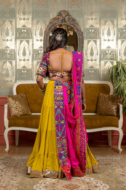 Jhamku Lehenga Set