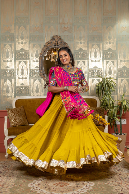 Jhamku Lehenga Set