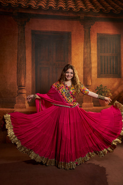 Jhamku Lehenga Set