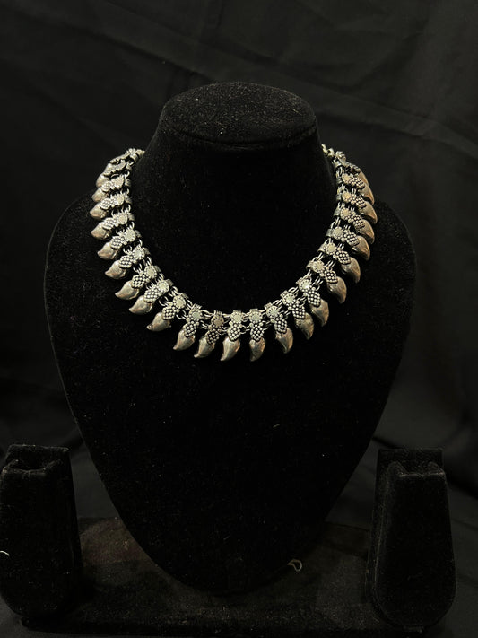 Oxidised Choker