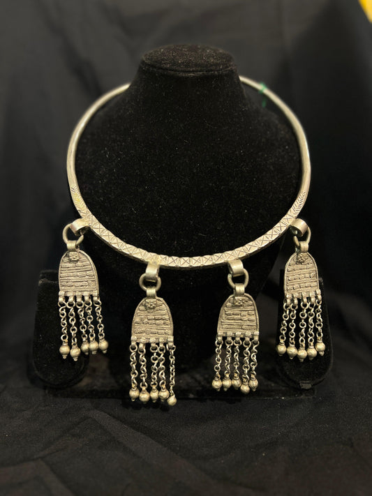 Hasli with 4 Triangle Pendants