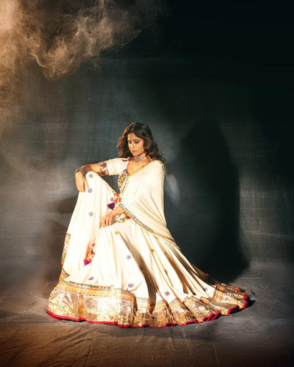 Saie Tamhankar Lehenga Set