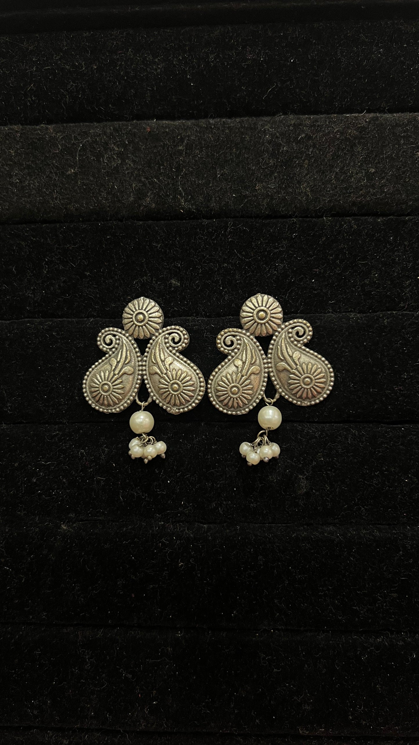 Oxidised Earring - Anjanase