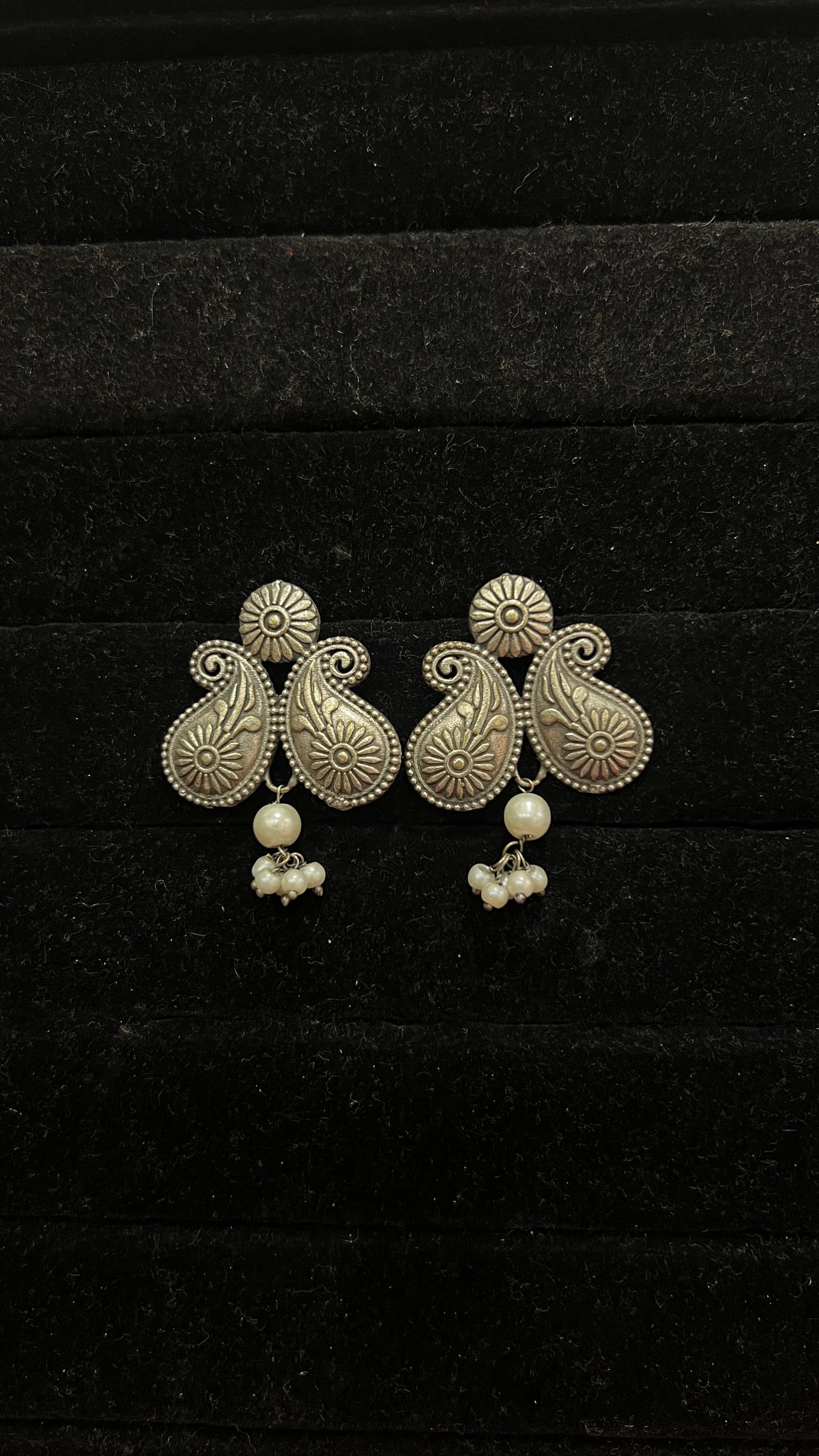 Oxidised Earring - Anjanase