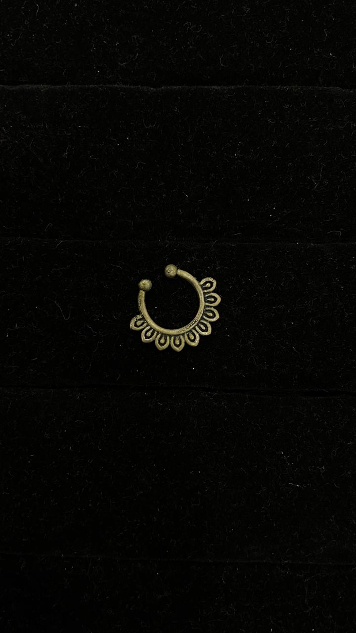 Oxidised Nose Pin