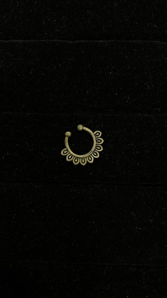 Oxidised Nose Pin