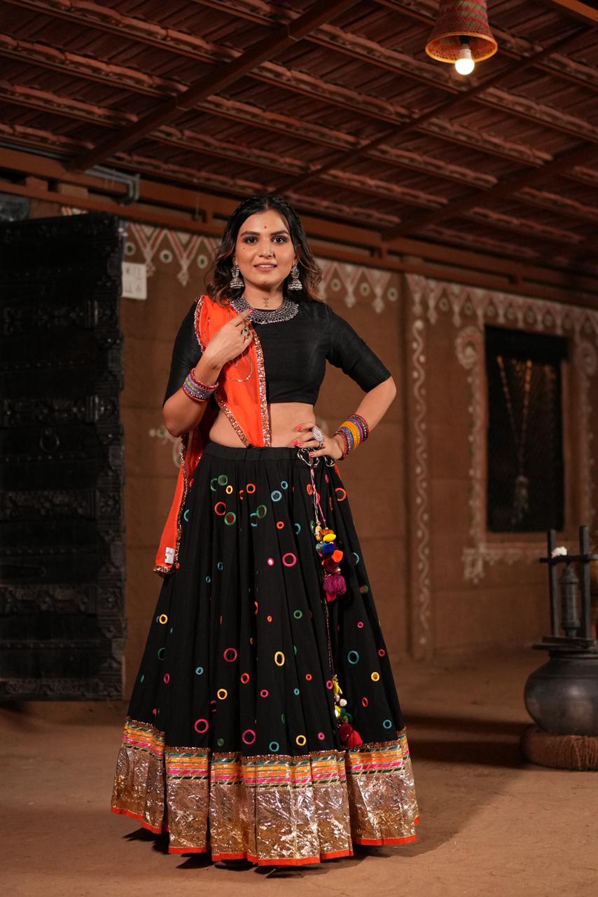 Black Blouse - Anjanase