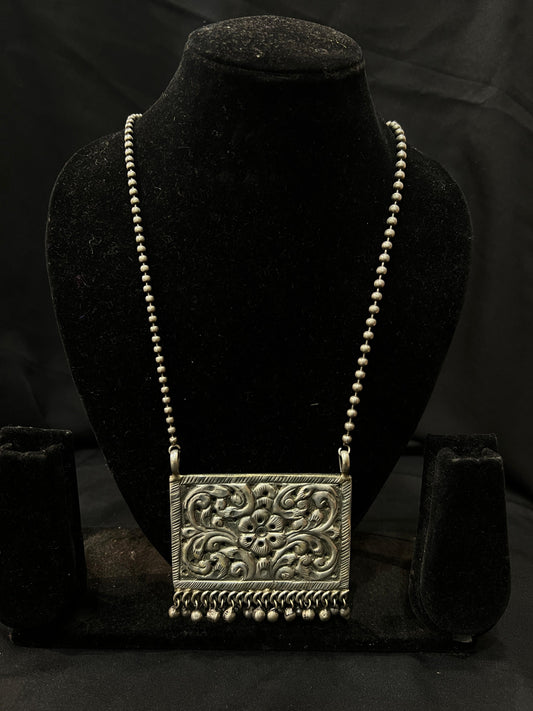 Rectangle Pendant Chain - Anjanase