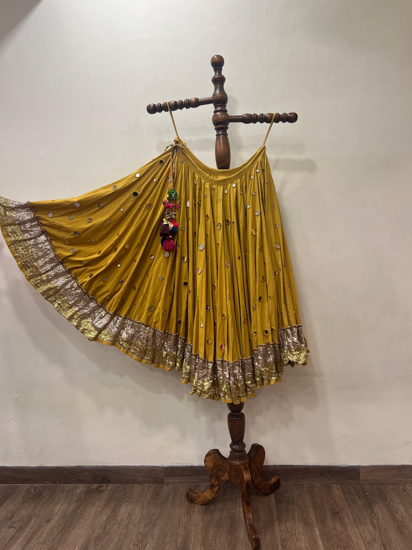 Self-Color Mirror Skirt