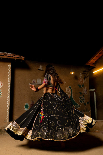 Black Ghumer Dupatta - Anjanase
