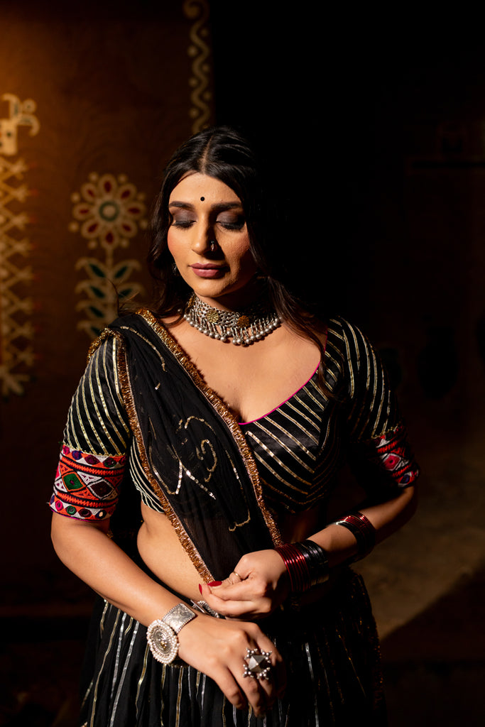 Black Ghumer Dupatta - Anjanase