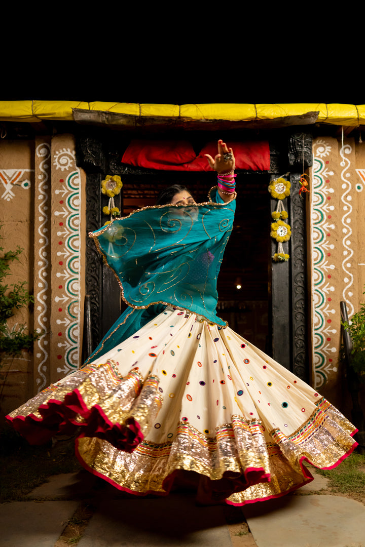 Turquoise Ghumer Dupatta - Anjanase