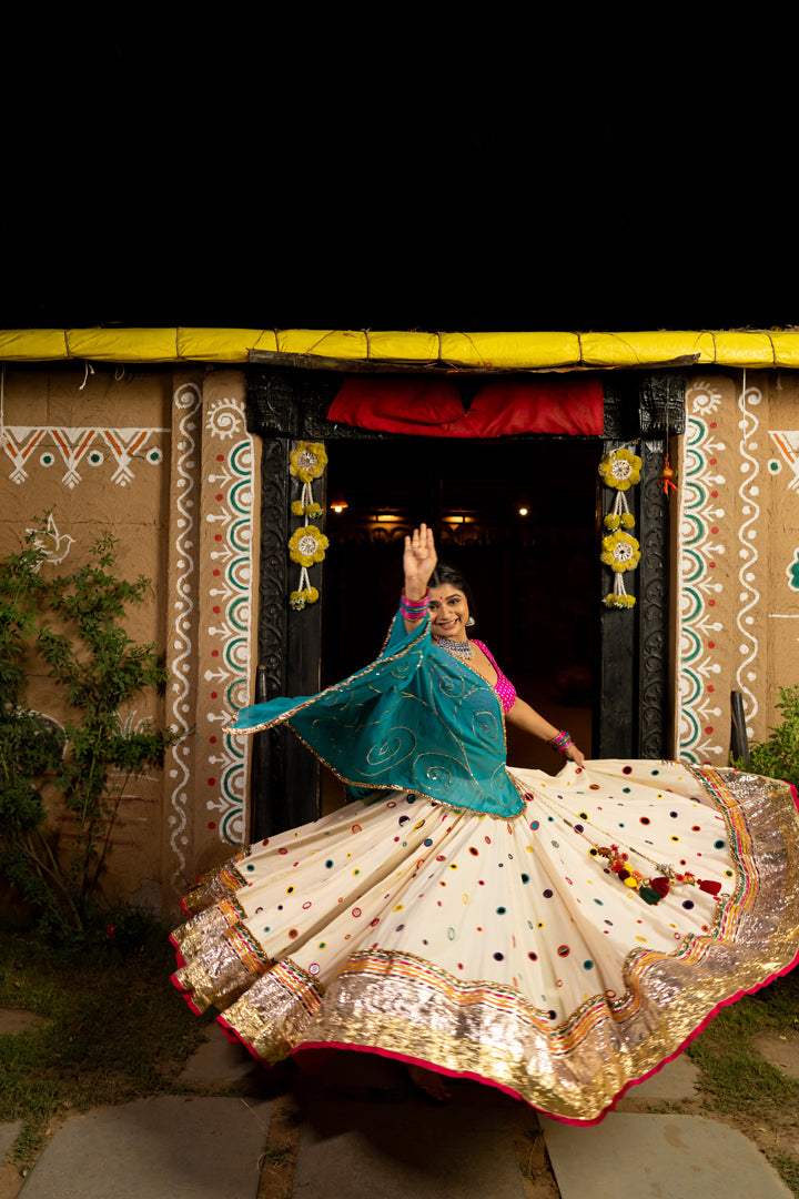 Turquoise Ghumer Dupatta - Anjanase