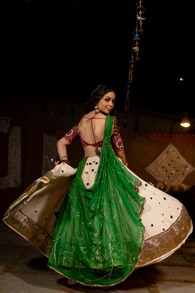 Green Ghumer Dupatta - Anjanase